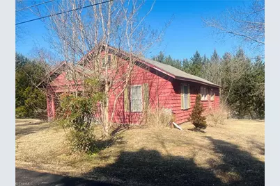 139 Jackson Street, Mount Airy, NC 27030 - Photo 2