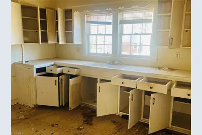 139 Jackson Street, Mount Airy, NC 27030 - Photo 6