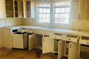 139 Jackson St, Mount Airy, NC 27030 - Photo 6