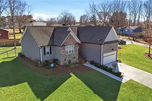 804 Montgomery Ct, Walnut Cove, NC 27052 - Photo 48