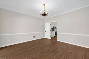 25 Fountain Manor Dr, Greensboro, NC 27405 - Photo 12