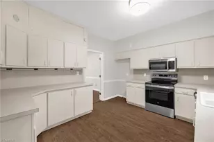 25 Fountain Manor Dr, Greensboro, NC 27405 - Photo 16