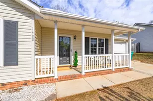 1482 Lewisburg Pointe Dr, Clemmons, NC 27012 - Photo 2