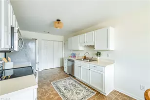 1482 Lewisburg Pointe Dr, Clemmons, NC 27012 - Photo 8