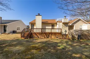 716 Meadowgreen Village Dr, Eden, NC 27288 - Photo 30