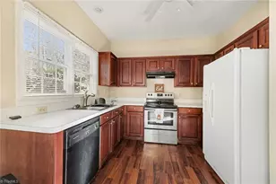 157 Leeds Ln, King, NC 27021 - Photo 8