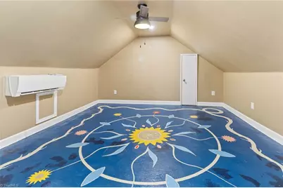 907 W Wendover Avenue, Greensboro, NC 27408 - Photo 20