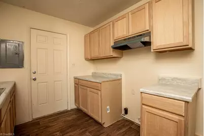 3917 Colony Square #B, Greensboro, NC 27407 - Photo 10