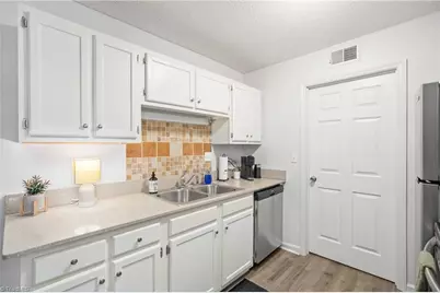 2260 Sunderland Road #82W, Winston-Salem, NC 27103 - Photo 10