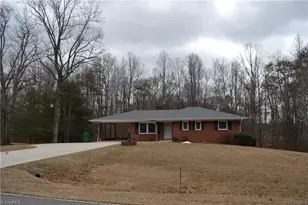 325 Bryan St, Stoneville, NC 27048 - Photo 4