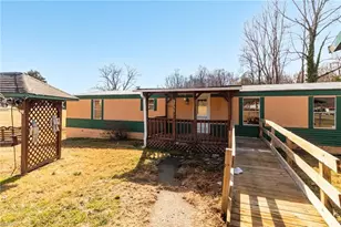 3859 Volunteer Rd, Pinnacle, NC 27043 - Photo 4