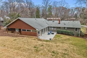 905 Forest Hill Dr, Greensboro, NC 27410 - Photo 2