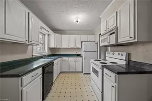 2307 Joy Dr, Jamestown, NC 27282 - Photo 10