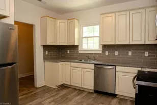 1807 Walker Ave, Greensboro, NC 27403 - Photo 10