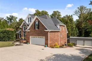 2604 Northstream Ct, Haw River, NC 27258 - Photo 2