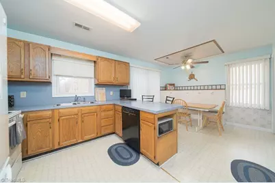 6172 Brinkley Park Drive, Belews Creek, NC 27009 - Photo 10