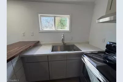 1201 Highland Avenue #B, Greensboro, NC 27403 - Photo 4