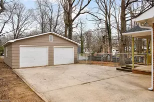 2936 Isaacs Pl, Greensboro, NC 27408 - Photo 26