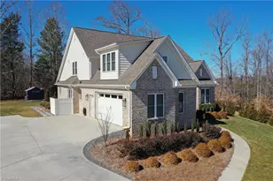 319 Pipers Ridge West W, Winston-Salem, NC 27127 - Photo 4