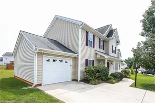 1506 Hamilton Hills Dr, Greensboro, NC 27406 - Photo 2