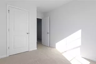 1532 Hamilton Hills Dr, Greensboro, NC 27406 - Photo 10