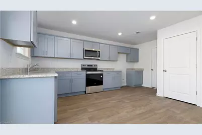 1532 Hamilton Hills Drive, Greensboro, NC 27406 - Photo 4