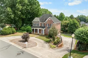 3900 Windsor Pl Dr, Winston-Salem, NC 27106 - Photo 2