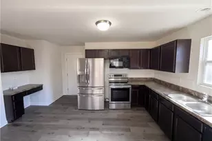 2033 Chapel Park Ln, Greensboro, NC 27405 - Photo 2