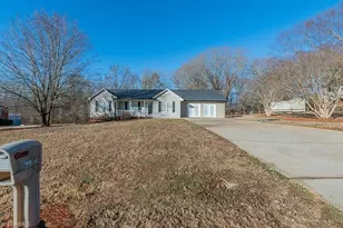 180 Foxcroft Dr, Lexington, NC 27292 - Photo 2