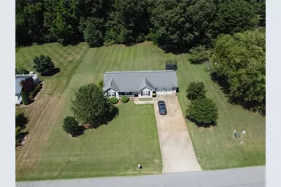 180 Foxcroft Drive, Lexington, NC 27292 - Photo 4