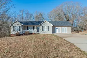 180 Foxcroft Dr, Lexington, NC 27292 - Photo 1