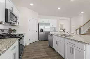 3008 Middle Creek Ln, Greensboro, NC 27405 - Photo 8