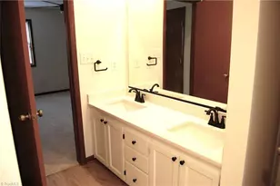 1901 Stonewood Dr, Winston-Salem, NC 27103 - Photo 14