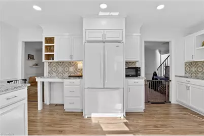 5211 Forest Oaks Drive, Greensboro, NC 27406 - Photo 4