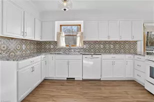 5211 Forest Oaks Dr, Greensboro, NC 27406 - Photo 2