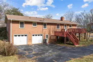 1022 Pine Knolls Rd, Kernersville, NC 27284 - Photo 8