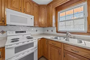 1022 Pine Knolls Rd, Kernersville, NC 27284 - Photo 32