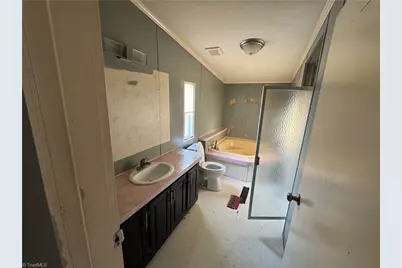 4886 Oak Branch Lane, Walkertown, NC 27051 - Photo 12