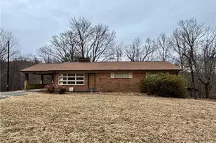 4140 Westfield Rd, Mount Airy, NC 27030 - Photo 2