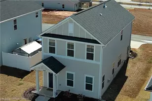 1403 Prospect Hl St, Kernersville, NC 27284 - Photo 4