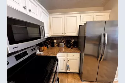 7 Crestbrook Court, Greensboro, NC 27455 - Photo 16