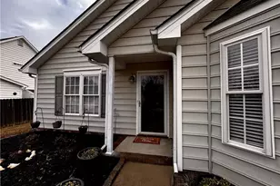 7 Crestbrook Ct, Greensboro, NC 27455 - Photo 4