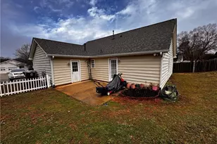 7 Crestbrook Ct, Greensboro, NC 27455 - Photo 38