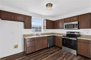 809 Nestleway Dr, Greensboro, NC 27406 - Photo 6