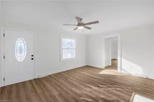 308 Cedar St, Eden, NC 27288 - Photo 8