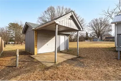 308 Cedar Street, Eden, NC 27288 - Photo 32