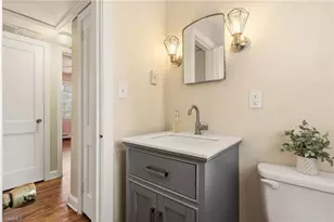 2312 Albright Dr, Greensboro, NC 27408 - Photo 32