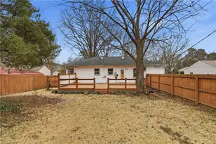 2312 Albright Dr, Greensboro, NC 27408 - Photo 36