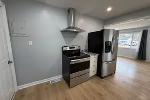 904 Stephens St, Greensboro, NC 27406 - Photo 8