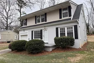 2439 Cherokee Ln, Winston-Salem, NC 27103 - Photo 2